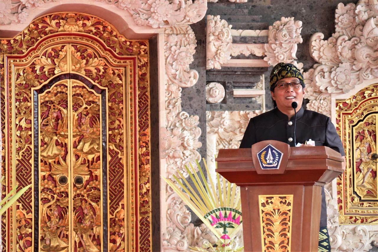 podiumnews.com-Pengukuhan Bendesa dan Prajuru Desa Adat Bualu Kuta Selatan